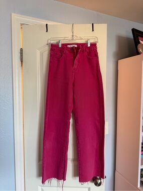 Q2 Wide-Leg High-Rise Jeans in Fuchsia